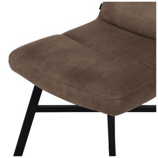 Chaise Bowie A Chicago Truffle