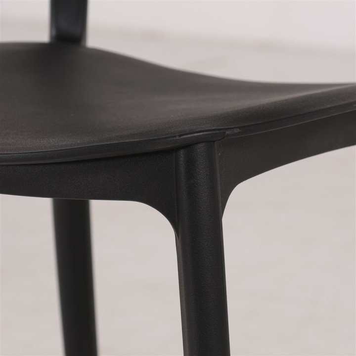 Chaise empilable noir