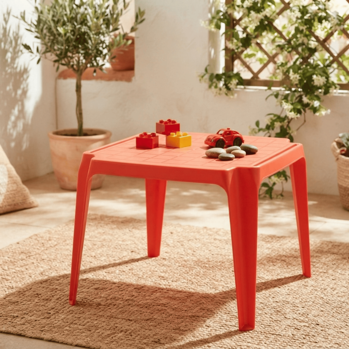 Table Baby rouge